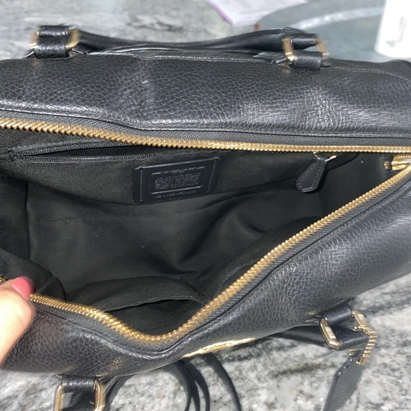 Black coach cross body purse - Picture 4 of 6